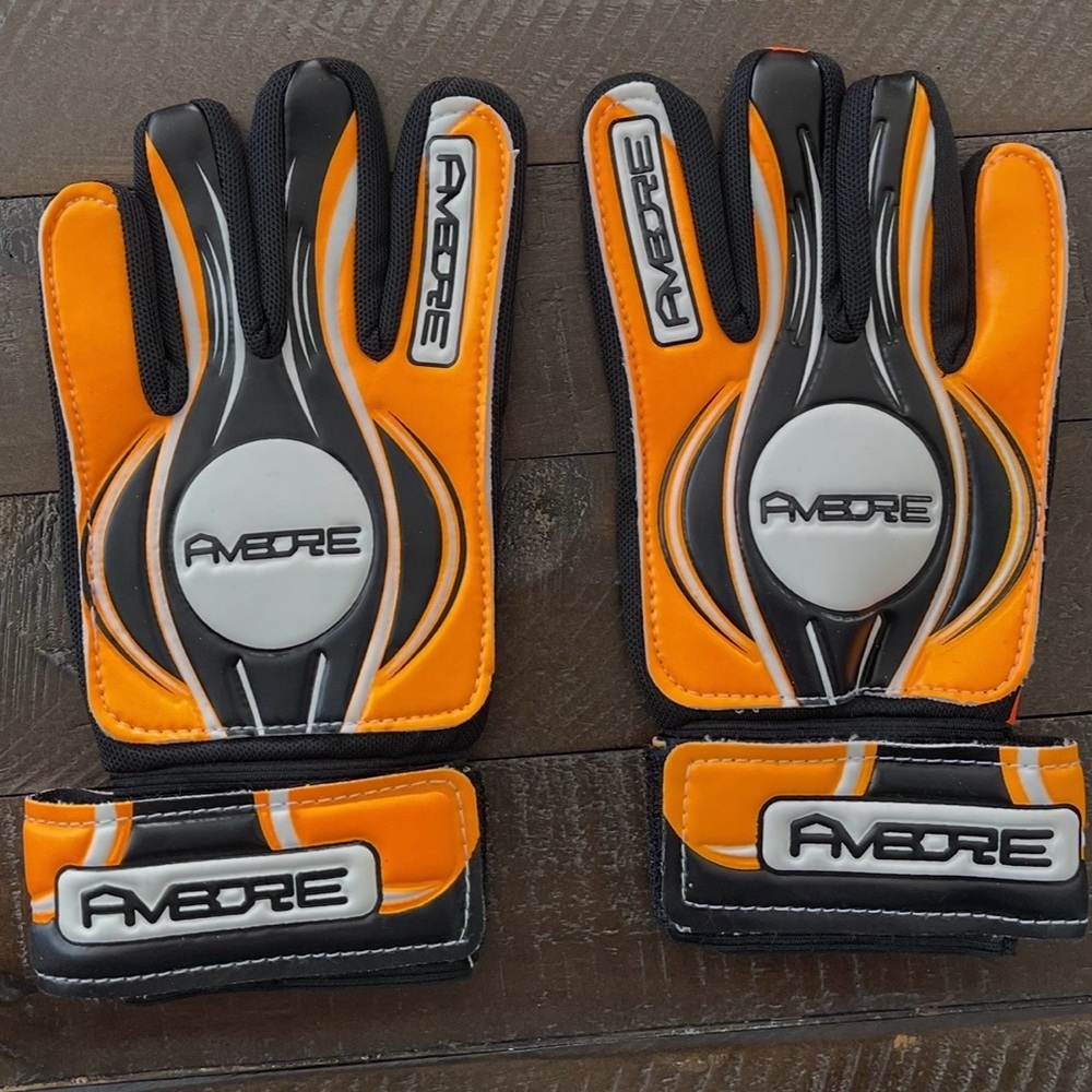 NEW Performance Youth Goalie Gloves, Sz 2
